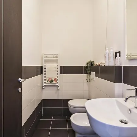 Shelley By Wonderful Italy Genua