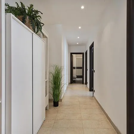 Shelley By Wonderful Italy