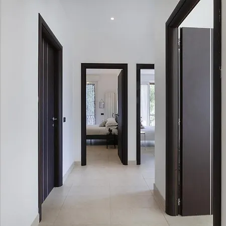 Shelley By Wonderful Italy Genua