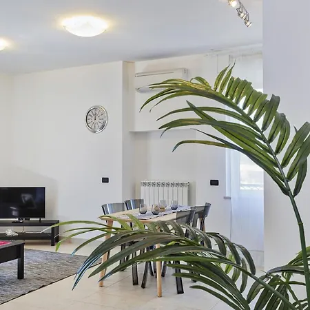 Shelley By Wonderful Italy Apartment Genoa