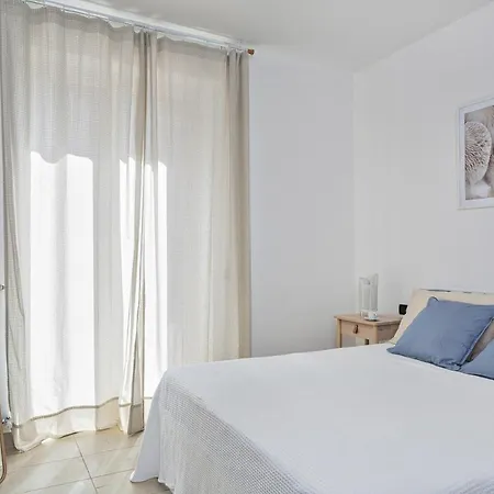 Shelley By Wonderful Italy