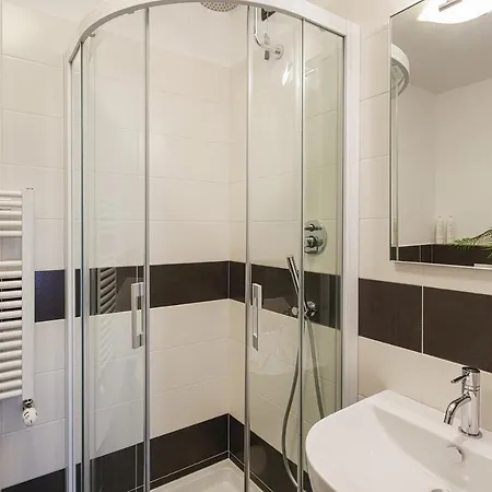 Shelley By Wonderful Italy