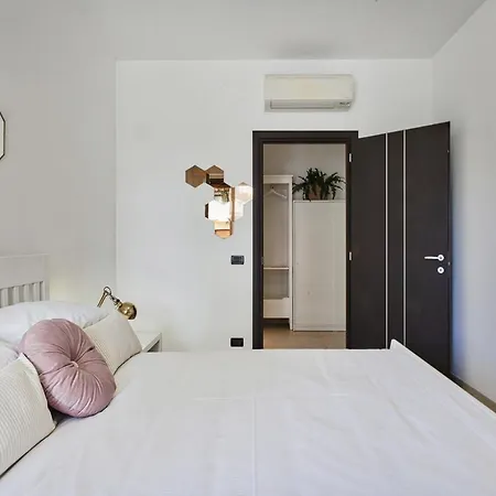 Shelley By Wonderful Italy Apartment Genoa